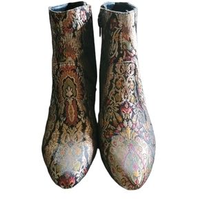 Unisa Chelsea Metalic Jacquard Boot size 7M
